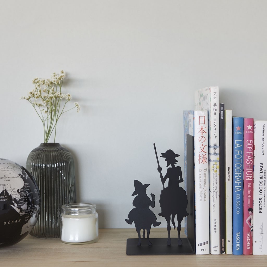 Acquista online Balvi Don Quijote bookend in black metal Balvi