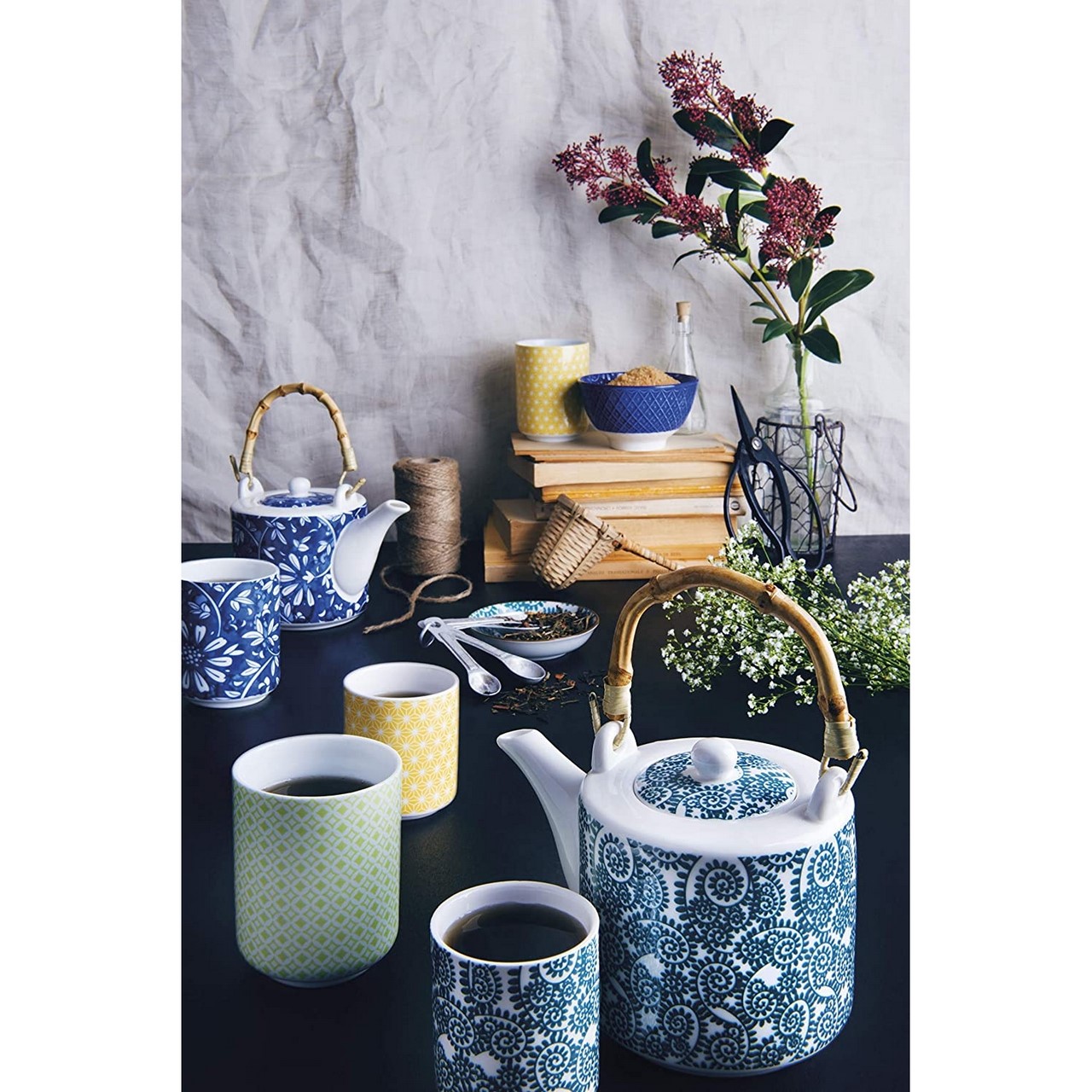 Acquista online Théière Excelsa Oriented 55 cl, porcelaine décor fleurs bleues code 47918 Excelsa