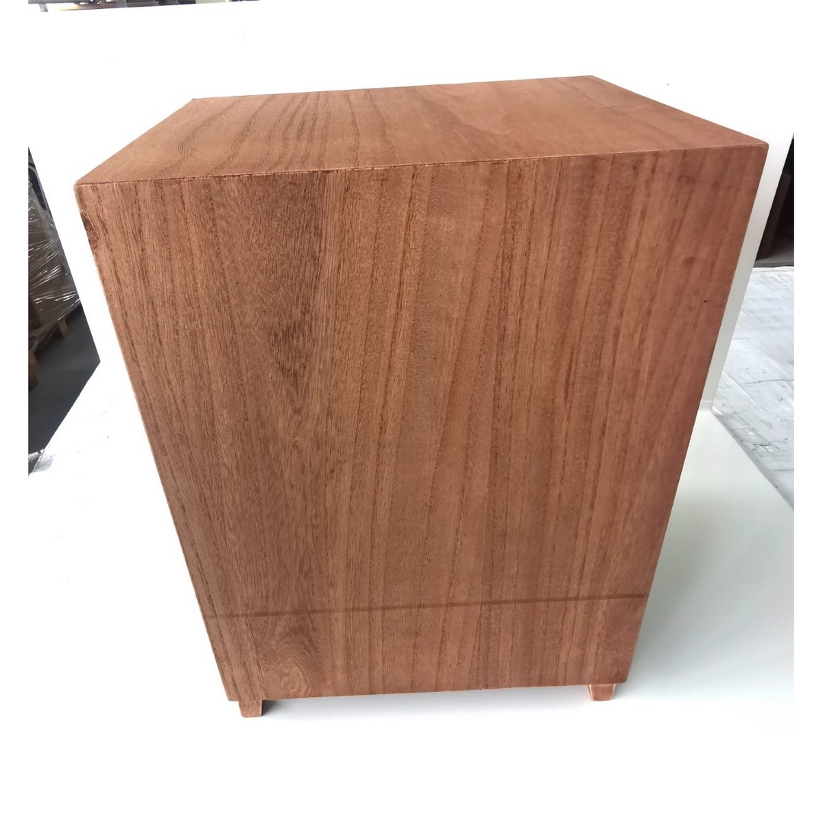 Acquista online Balvi Portariviste - comodino coquette Legno con 2 cassetti Balvi