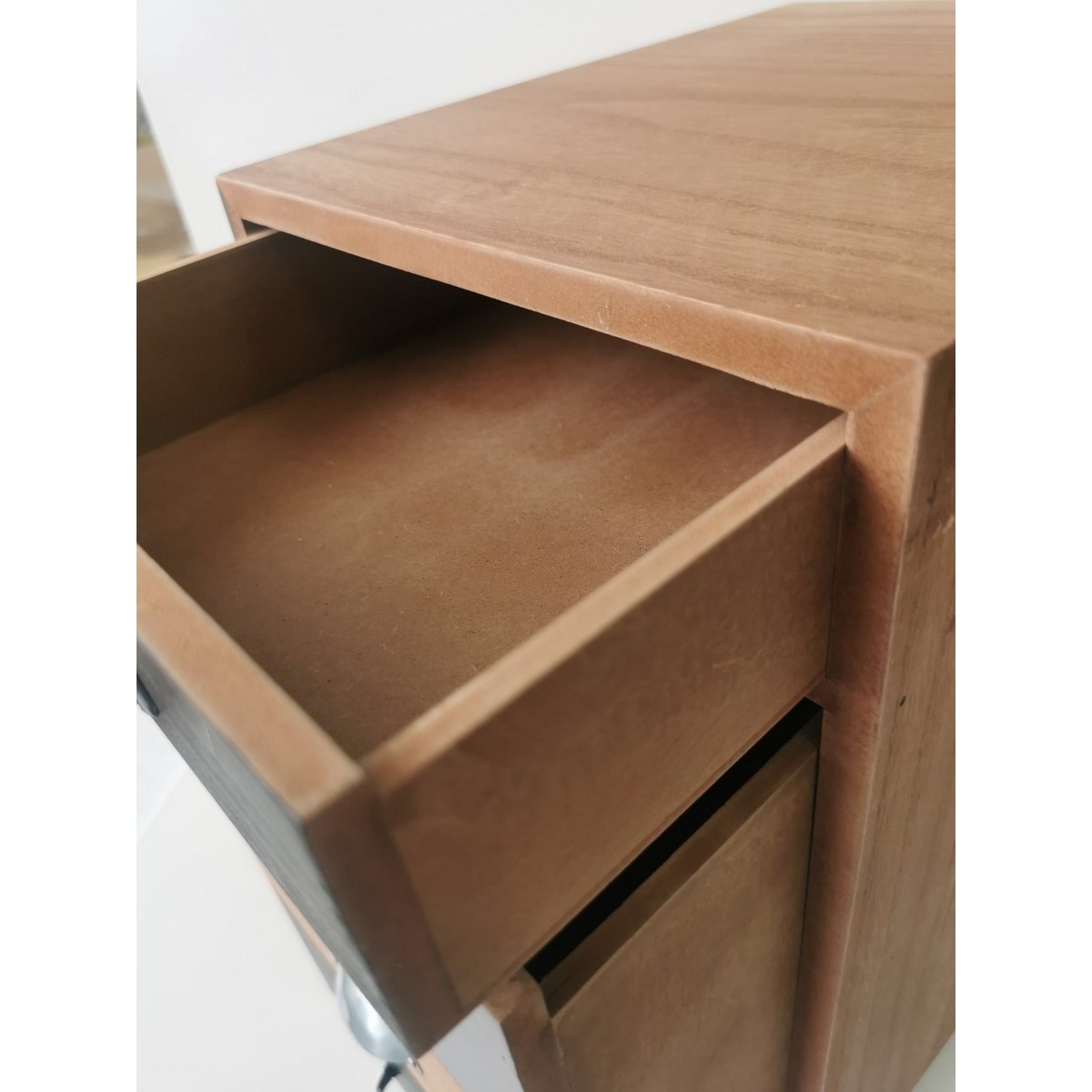 Acquista online Balvi Portariviste - comodino coquette Legno con 2 cassetti Balvi